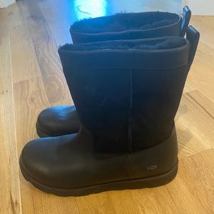 Mens Ugg Wrangell boots size 11.5